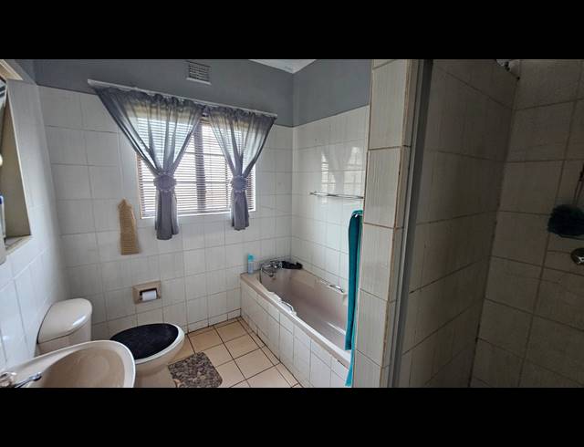 3 BEDROOM HOUSE FOR SALE IN GRANTHAM PARK